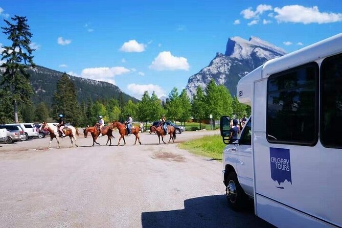 3-Day Canadian Rockies Tour: Yoho & Jasper National Park - Yoho National Park stops: Natural Bridge and Emerald Lake