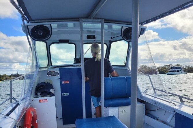 AAA Noosa National Park Tour and Dolphin Safari Whalesongsnoosa - Guides like Peppie and Albie: why the human touch matters