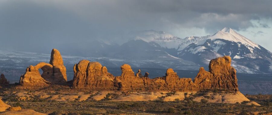 Arches National Park: Half-Day Backcountry Off-Road Tour - Why a backcountry 4x4 changes Arches in the best way