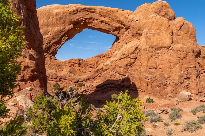 Arches National Park Half Day Tour - Balanced Rock and Double Arch: how the classic stops work
