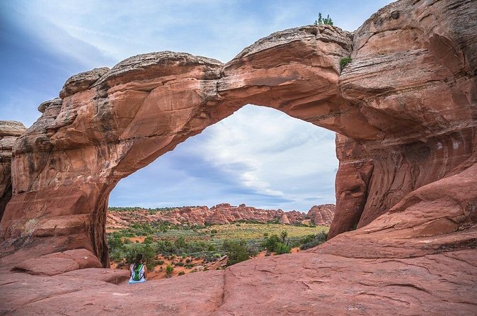 Arches National Park Morning & Afternoon Van Tours - Bring list that actually helps during Arches heat