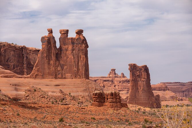Arches National Park Self-Guided Driving Audio Tour - Garden of Eden and The Windows Road: short walks that change the angle