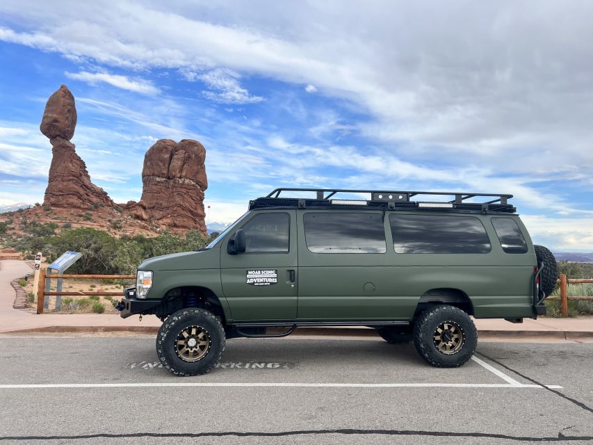 Arches National Park: Sunset Pavement Van Tour - Key highlights at a glance