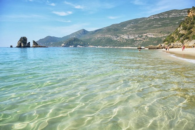 Arrabida Safari – Europe's Most Beautiful Beach & Hidden Gems - Sesimbra Pass-By: A Fishing Village Flavor Moment