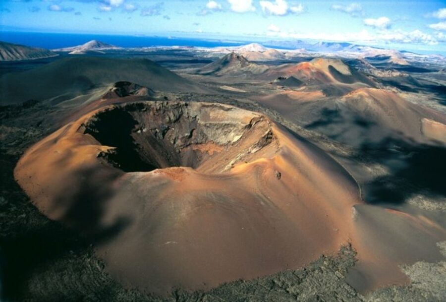 Arrecife/Playa Blanca: Timanfaya National Park Area Day Tour - Getting In and Out of Timanfaya Faster Than You’d Expect