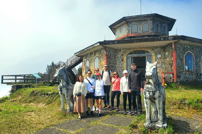 Bach Ma National Park Trekking Tour 1 Day From Hue city, Vietnam - Morning Route: Gallery House and the Hai Vong Dai Climb