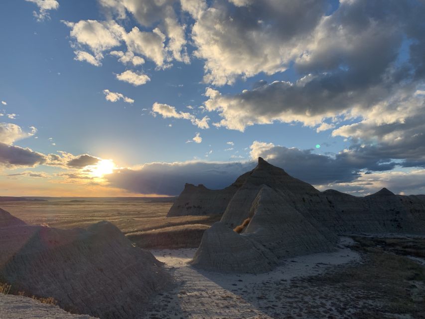 Badlands National Park Private Tour - Moderate hikes that still leave room for photos
