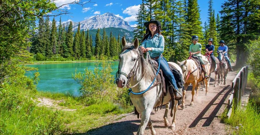 Banff National Park: 1-Hour Bow River Horseback Ride - Pace, photos, and hearing your guide: what to expect while you’re moving
