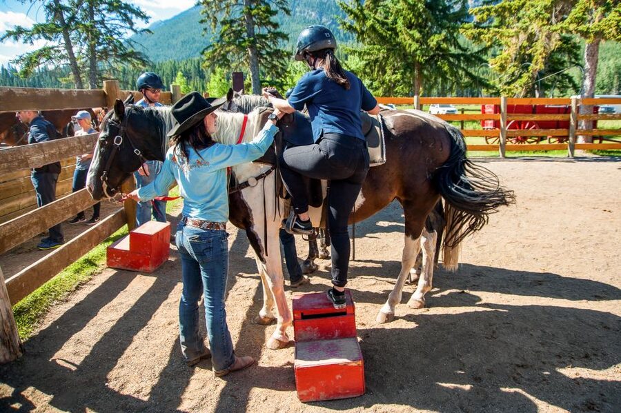 Banff National Park: 1-Hour Bow River Horseback Ride - Banff Trail Riders stables: what the meet-up is like and why arriving early helps