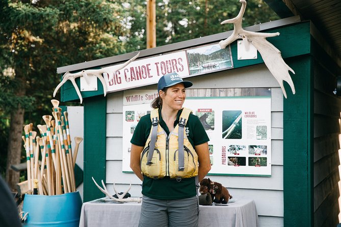 Banff National Park Big Canoe Tour - How long it takes and how it feels in real time