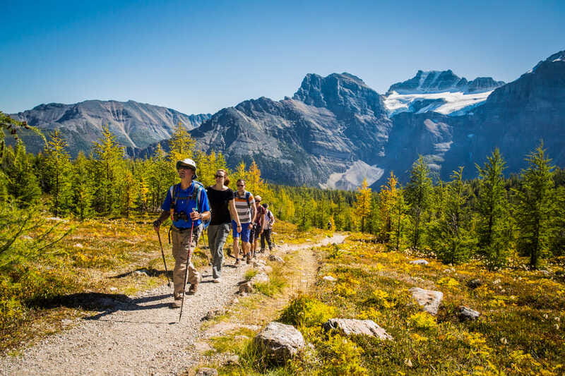Banff National Park: Guided Signature Hikes with Lunch - What to bring (so you’re not stuck playing guessing games)