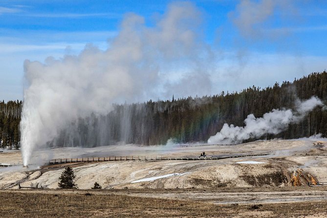 Best of Yellowstone Private National Park Safari Tour - Old Faithful (Stop 1): Geology Lessons in 30 Minutes
