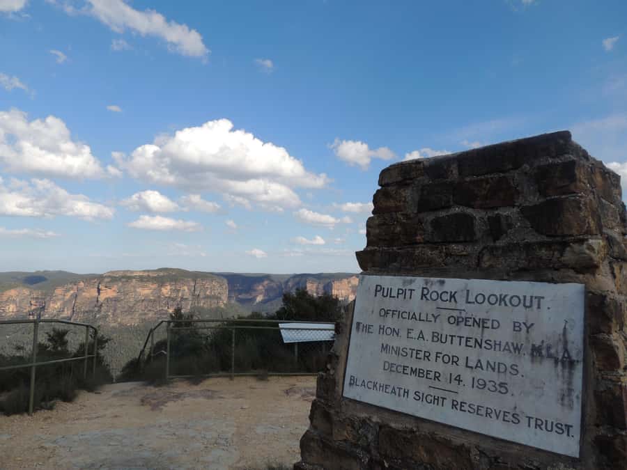 Blue Mountains: Inside a World Heritage National Park - The Jamison Valley Circuit: Three Sisters and Those Familiar Names