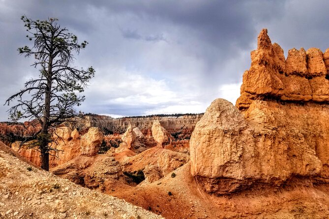 Bryce Canyon Hiking Challenge - Trail Experience: Hoodoo Slot Canyons and Pink Crested Amphitheaters