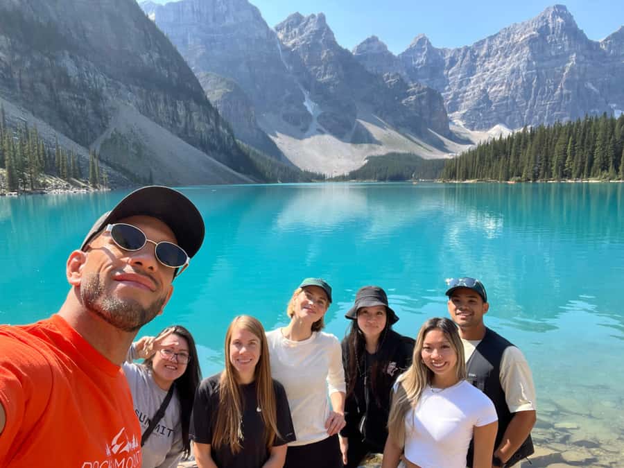 Calgary/Canmore: Banff National Park & Lake Louise Day Trip - Moraine Lake: the stop that needs the pass