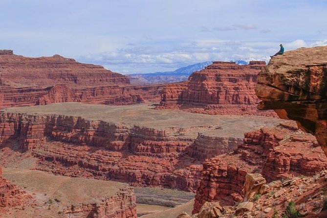 Canyonlands National Park Half-Day Tour from Moab - Musselman Arch: short walk, big payoff