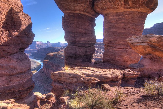 Canyonlands National Park White Rim Trail by 4WD - Island in the Sky and the White Rim formation: first big view
