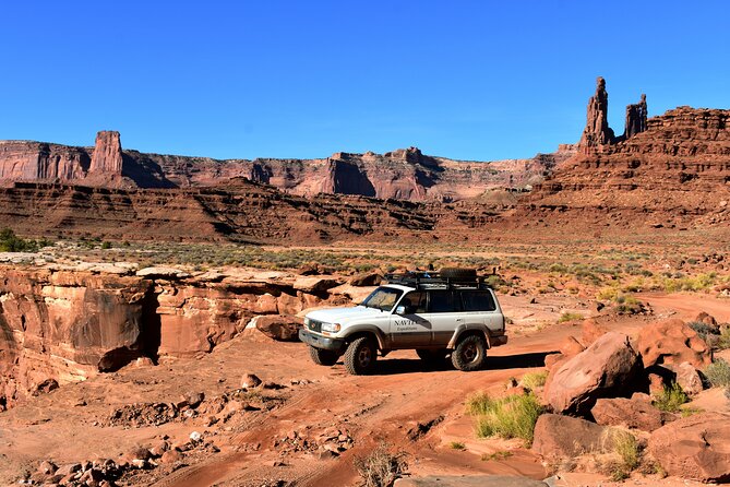 Canyonlands National Park White Rim Trail by 4WD - Rock Art Sites stop: ancient drawings on walkable paths