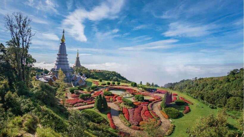 Chiang Mai: Doi Inthanon National Park and Pha Dok Siew Trek - Twin Pagodas and gardens: why the viewpoints matter as much as the temples