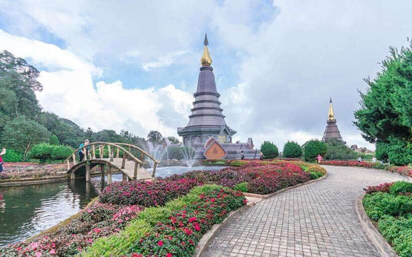 Chiang Mai: Doi Inthanon National Park and Pha Dok Siew Trek - Wachirathan Waterfall: the payoff stop near the end