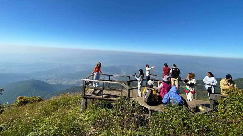 Chiang Mai:Doi Inthanon National Park & Hike at Kew Mae Pan - Hmong Hill Tribe Market: fun browsing, but keep your eyes open
