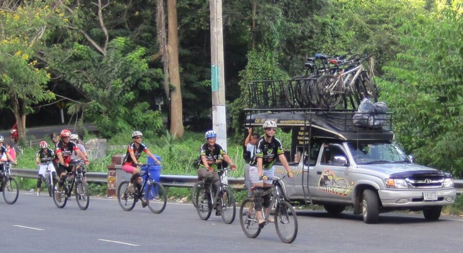 Chiang Mai: Doi Suthep National Park Leisure Hiking & Biking - Monthathan Waterfalls: a nature stop with a real hiking feel