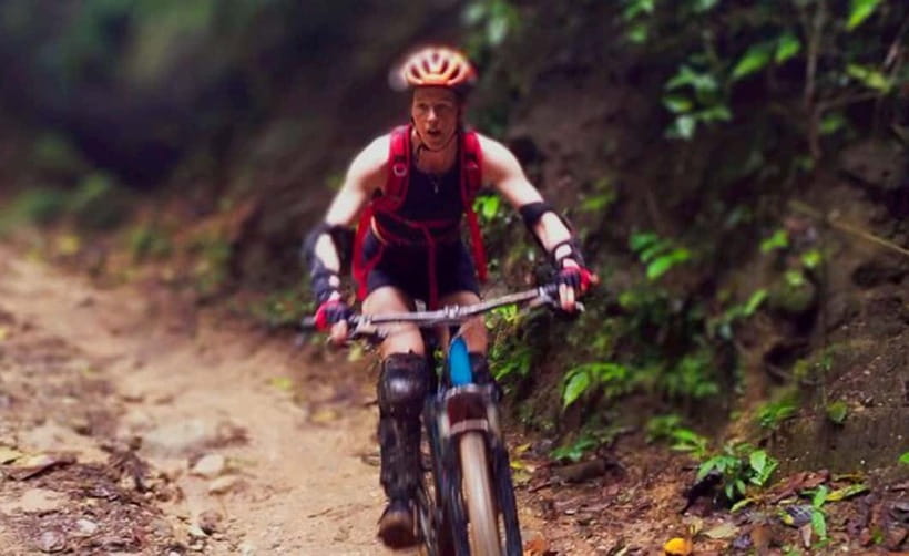 Chiang Mai: Suthep National Park Hiking & DH Mountain Biking - Wat Ban Khun Chang Khian Break: Snacks, Photos, and Getting Your Legs Back