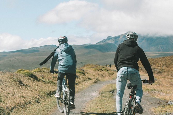 Cotopaxi National Park Hiking & Biking Tour - Refuge timing and photo expectations at the top