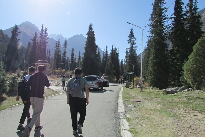 Day trip to Ala-Archa national park - Lunch and guidance: the parts that consistently land well