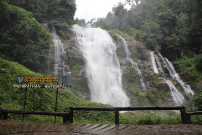 Doi inthanon National Park + 2Hour Fantastic Trekking with Lunch - The royal pagodas: a scenic break with meaning (and photo value)