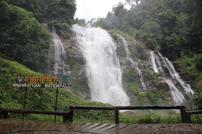 Doi inthanon National Park + 2Hour Fantastic Trekking with Lunch - The royal pagodas: a scenic break with meaning (and photo value)