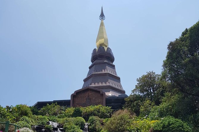 Doi Inthanon National Park Day Trip - Doi Inthanon park time: the highest peak viewpoint and the Twin Pagodas