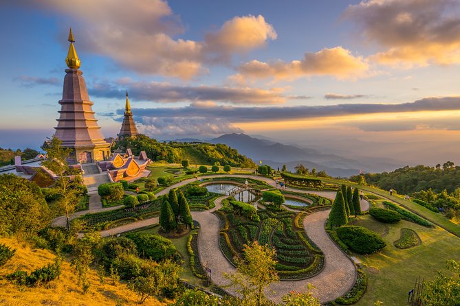 Doi Inthanon National Park - Thailand's Highest Peak - Wat Phra That Si Chom Thong: Golden Spire, Chedi Details, Temple Rules