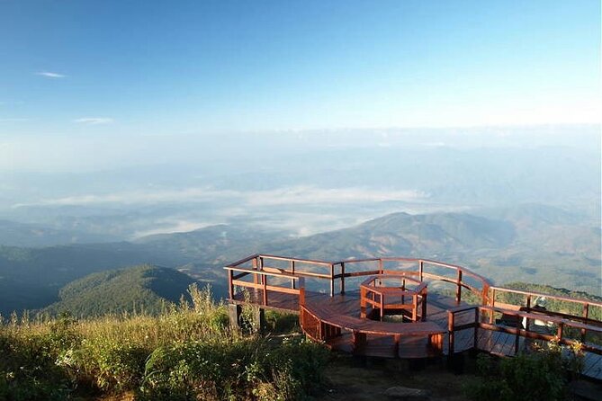 Doi Inthanon National Park with Nature Trail Trekking 1-Day Tour - King and Queen Chedis: Pagodas, Gardens, and That Misty View Feeling