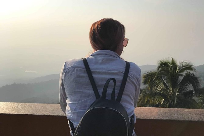 Doi Suthep Tour: Trekking at Doi Inthanon National Park with Lunch - Dedicated guides and the small moments that change the trip