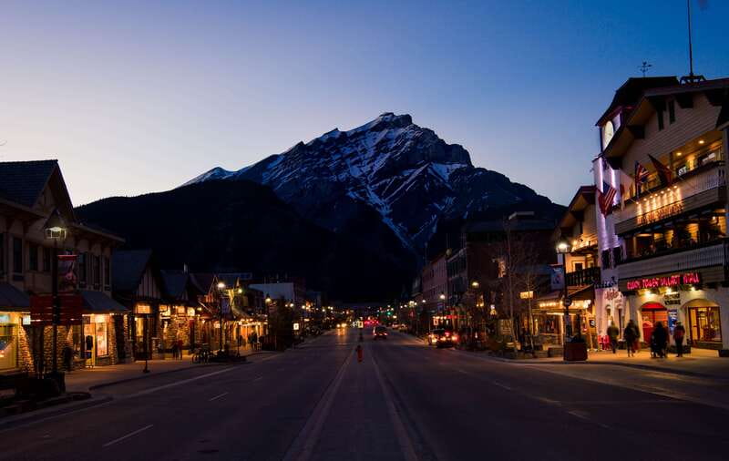 From Banff/Canmore: Deep 1 Day Tour in Banff National Park - A smart way to see Banff without battling traffic