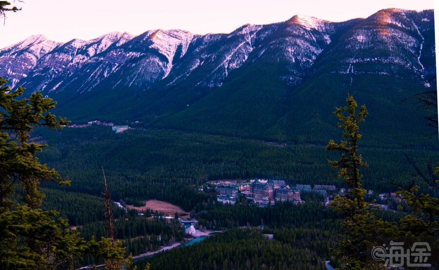 From Banff/Canmore: Deep 1 Day Tour in Banff National Park - Banff lunch time: freedom inside the schedule