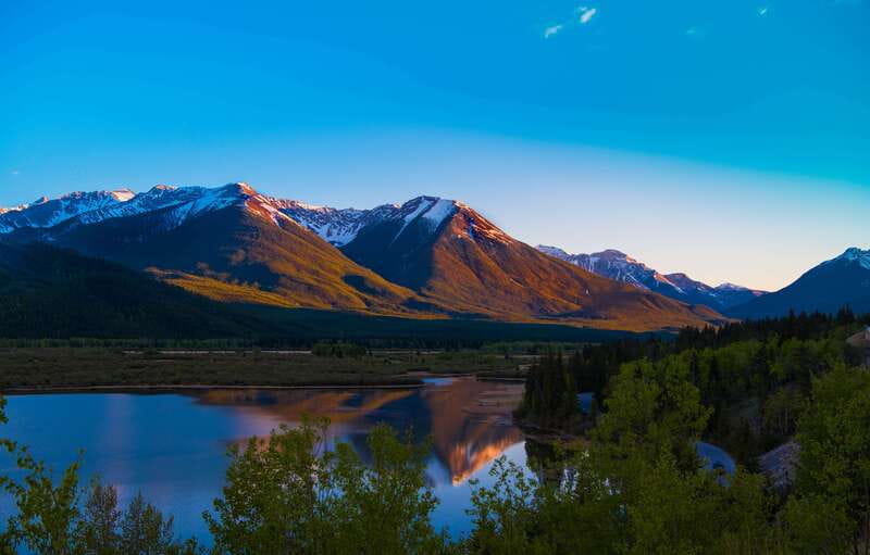 From Banff/Canmore: Deep 1 Day Tour in Banff National Park - Sulphur Mountain Gondola: sweeping views, if you choose it