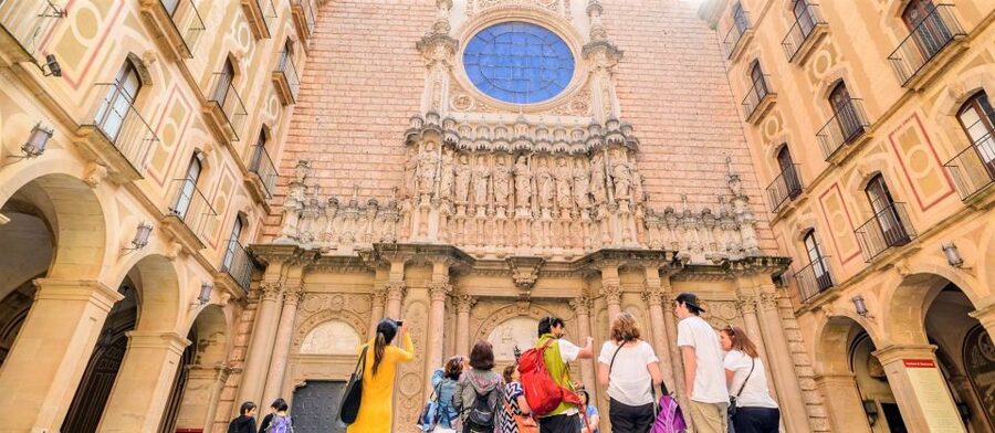 From Barcelona: Horseback Tour in Montserrat National Park - Guides, Languages, and Group Size: Why This Tour Feels Personal