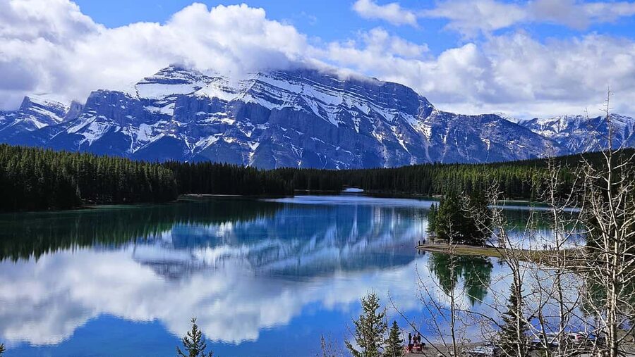 From Calgary/Canmore: Banff National Park Premium Day Trip - Bow Falls: Quick Roar, Big Photo Payoff