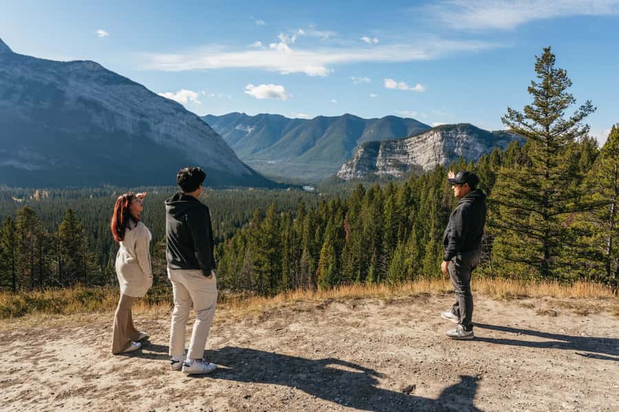From Calgary: Private Banff National Park Day Trip - Lake Minnewanka and Two Jack Lake: A Break From the Main Congestion