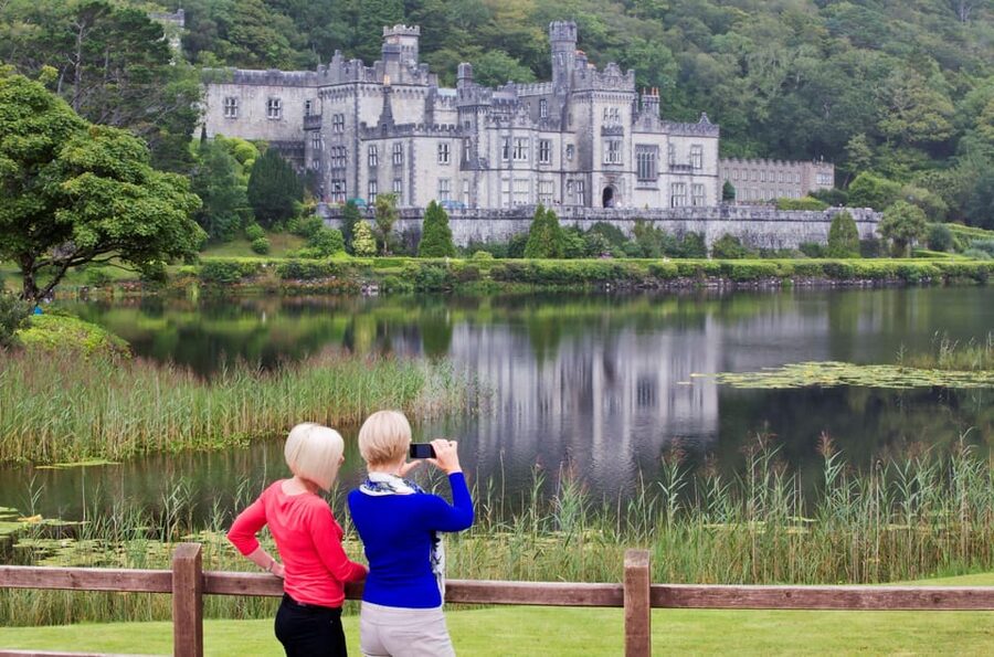 From Galway: Connemara, Kylemore Abbey or National Park Tour - Roundstone first stop: why this fishing village matters