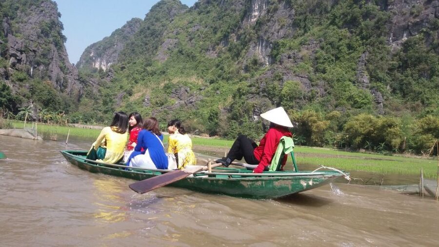 From Hanoi: Ninh Binh & Cuc Phuong National Park 2-Day Tour - Cave of Early Man and the prehistoric stops: a second layer of history