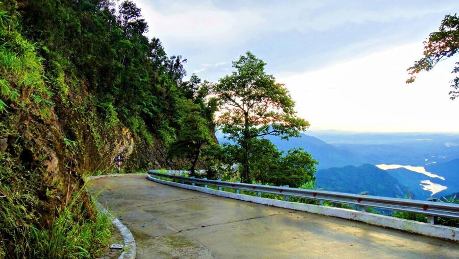 From Hue/Da Nang/Hoi An: Bach Ma National Park Trekking Tour - Do Quyen Waterfall: where the day slows down at altitude