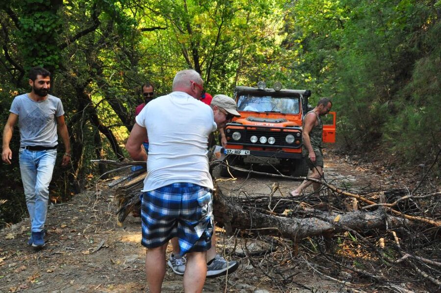 From Kusadasi: Full-Day National Park Jeep Tour with Lunch - Guides, Energy, and the Water-Fight Factor