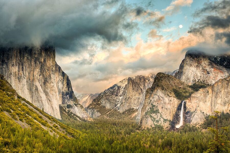 From Lake Tahoe: Yosemite National Park Day Trip with Lunch - More than photos: seeing the park as a system of water, rock, and time