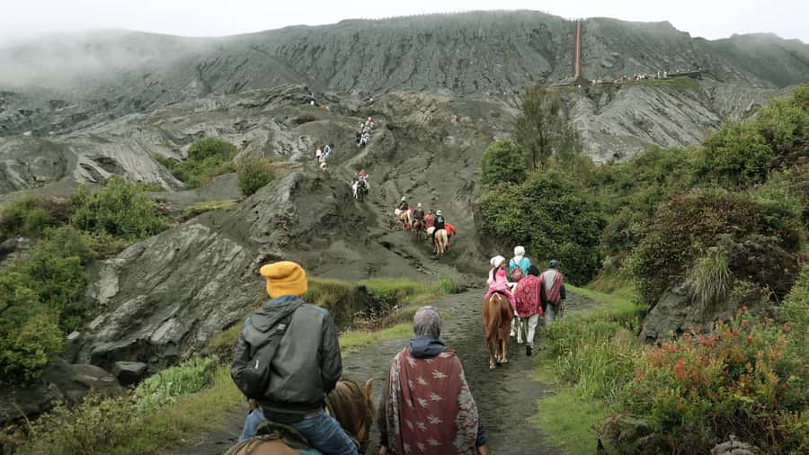 From Malang/Surabaya: Mount Bromo Sunrise Ultimate (Shared) - The Bromo crater option: what you gain (and what it costs)