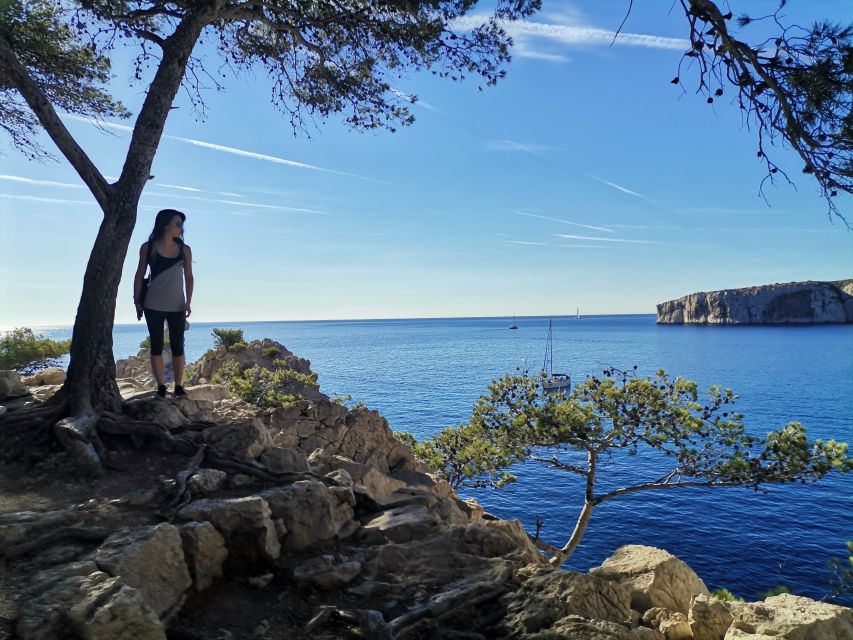 From Marseille: Calanques National Park Guided Hike - Marseille to Luminy: the calm start before the climb