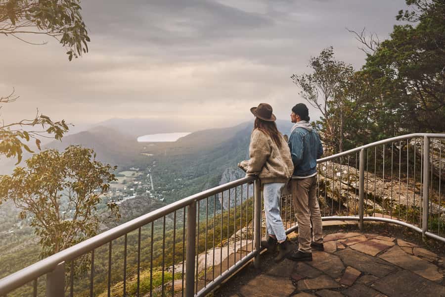 From Melbourne: Grampians National Park Small Group Tour - Halls Gap and Mt Difficult Range: town time plus scenic payoff