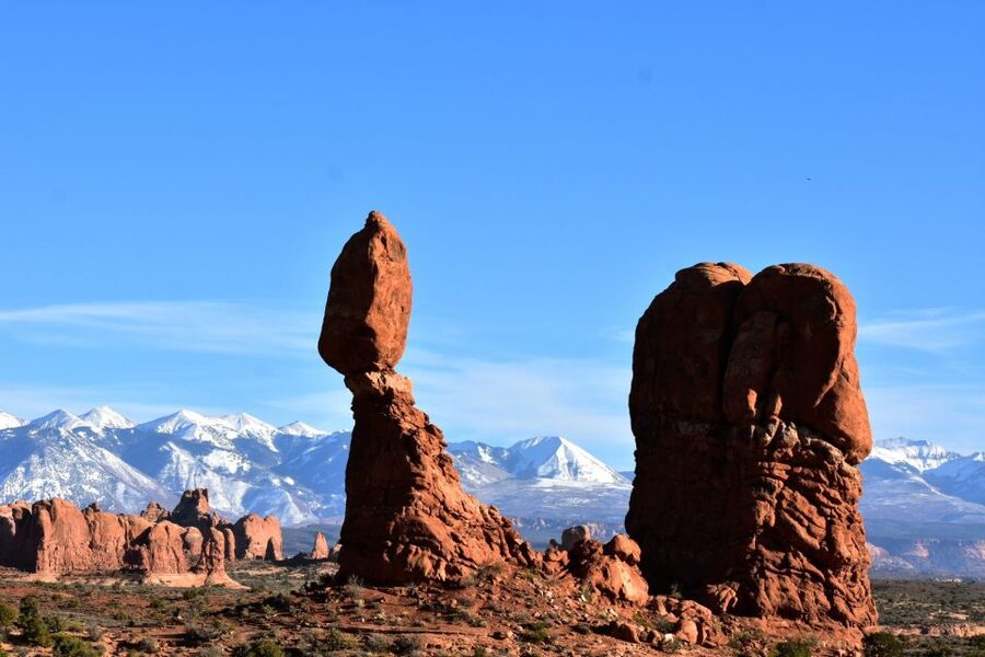 From Moab: Arches National Park 4x4 Drive and Hiking Tour - Dinosaur Tracks and the Old Cowboy Trail Exit